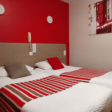 Logis Hotel Andreinia & Cabanes Esterençuby Buitenkant foto