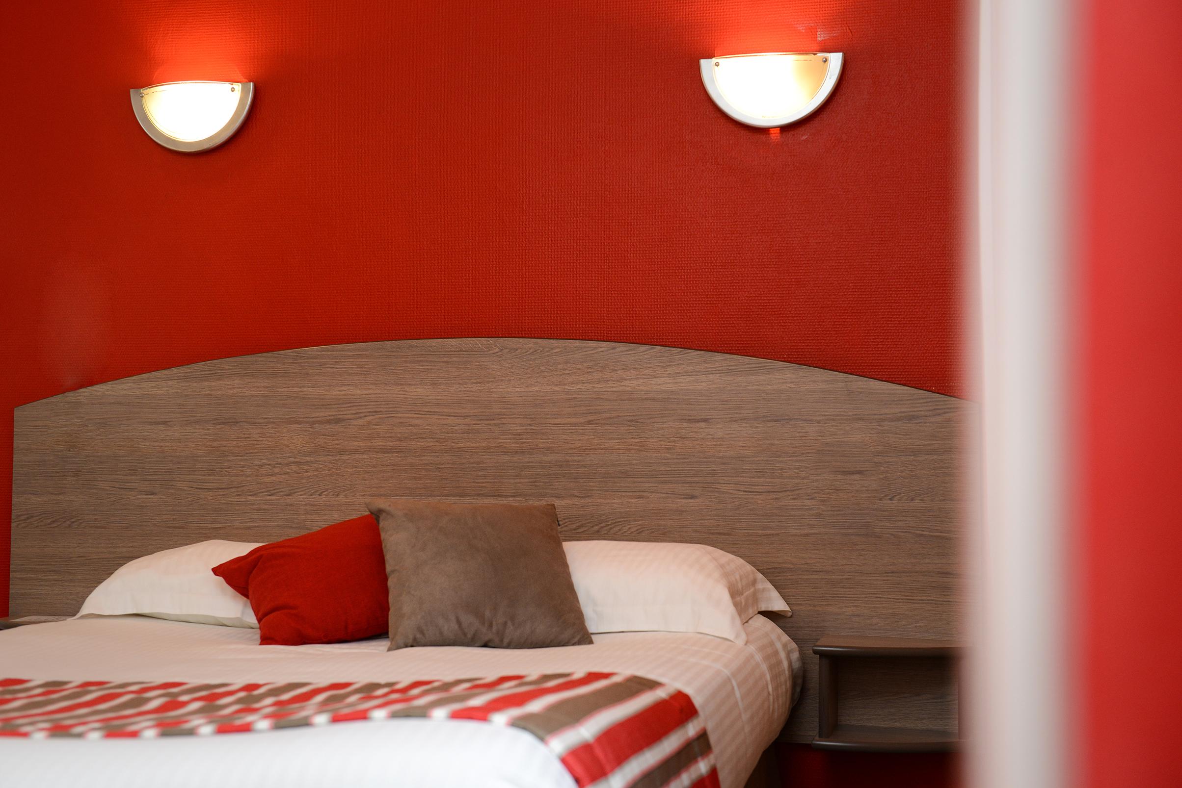 Logis Hotel Andreinia & Cabanes Esterençuby Buitenkant foto