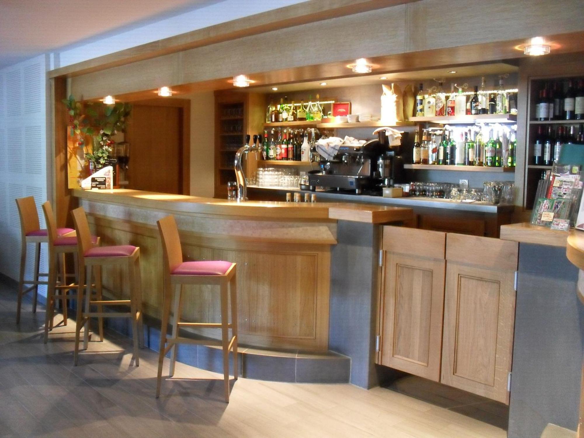 Logis Hotel Andreinia & Cabanes Esterençuby Buitenkant foto