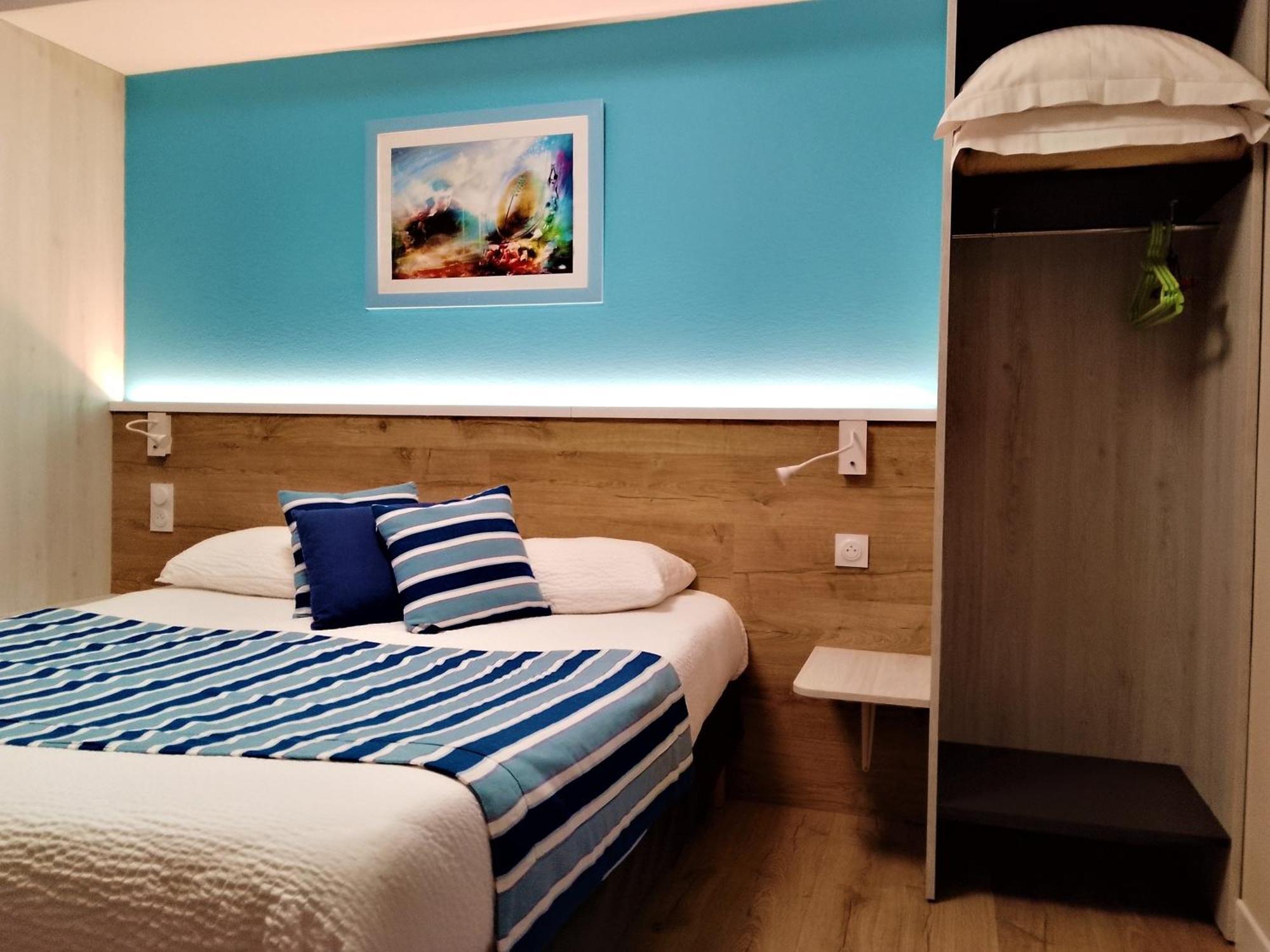 Logis Hotel Andreinia & Cabanes Esterençuby Buitenkant foto