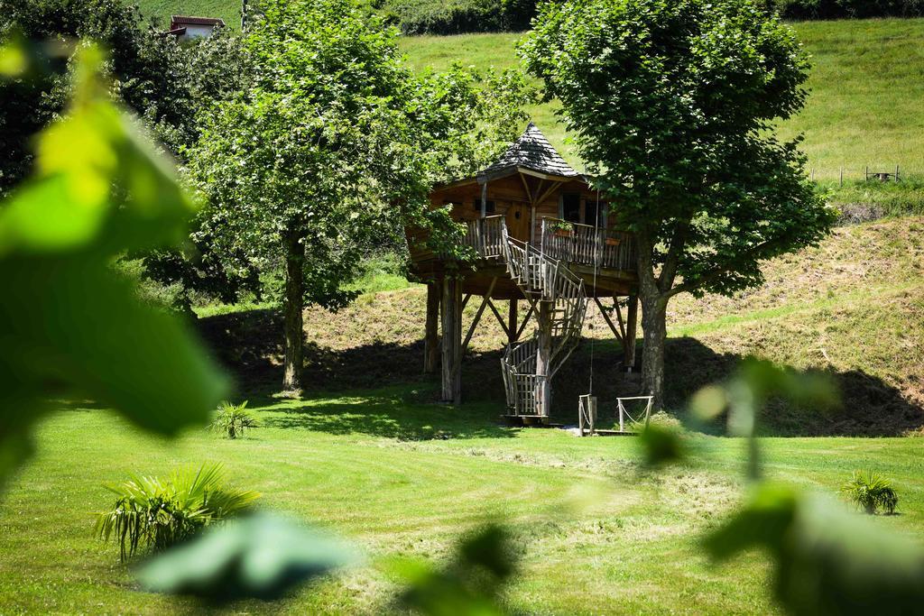 Logis Hotel Andreinia & Cabanes Esterençuby Buitenkant foto