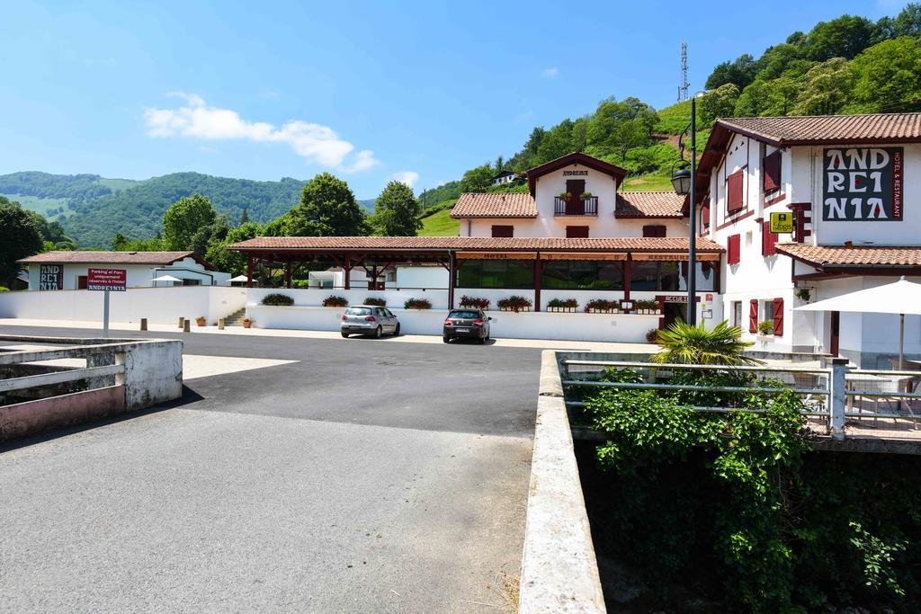 Logis Hotel Andreinia & Cabanes Esterençuby Buitenkant foto